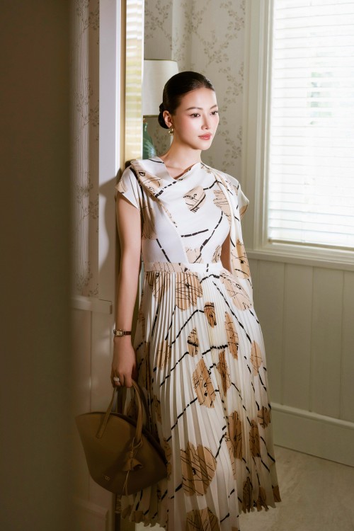 Sixdo Light Cream Silk Flared Dress